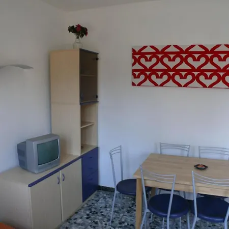 Equipped Flat For A Lovely In Apartment *